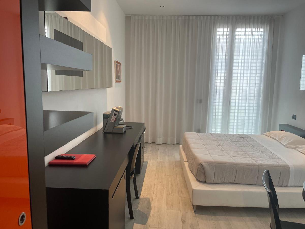 Blue Shades Hotel Pise