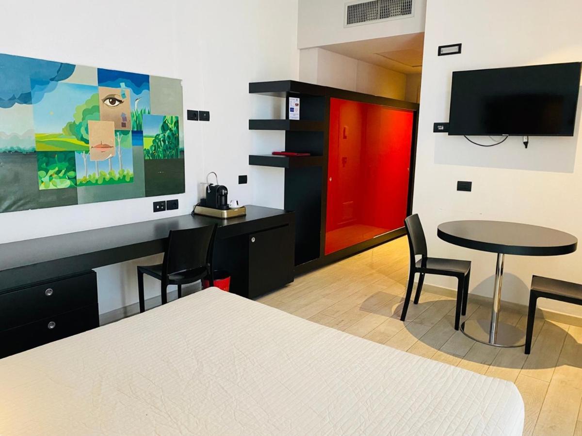 Blue Shades Hotel Pise