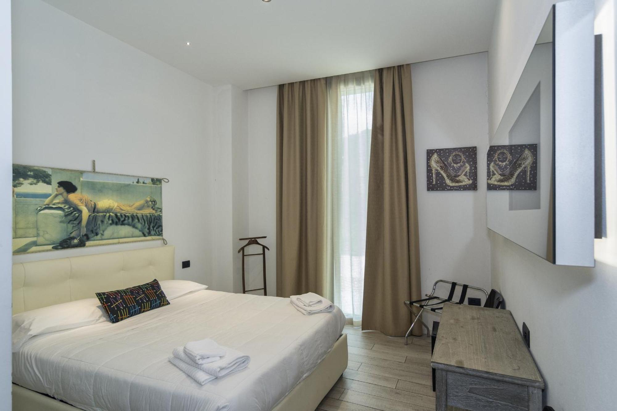 Hotel Blue Shades 4*